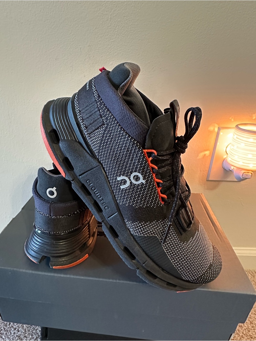 On Cloudnova Men’s , Cloudswift Black & Orange Lightweight Running. Size 7.5
